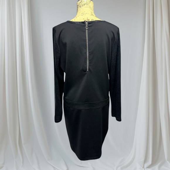 127 - Mia Soana Black Dress - Picture 4 of 15